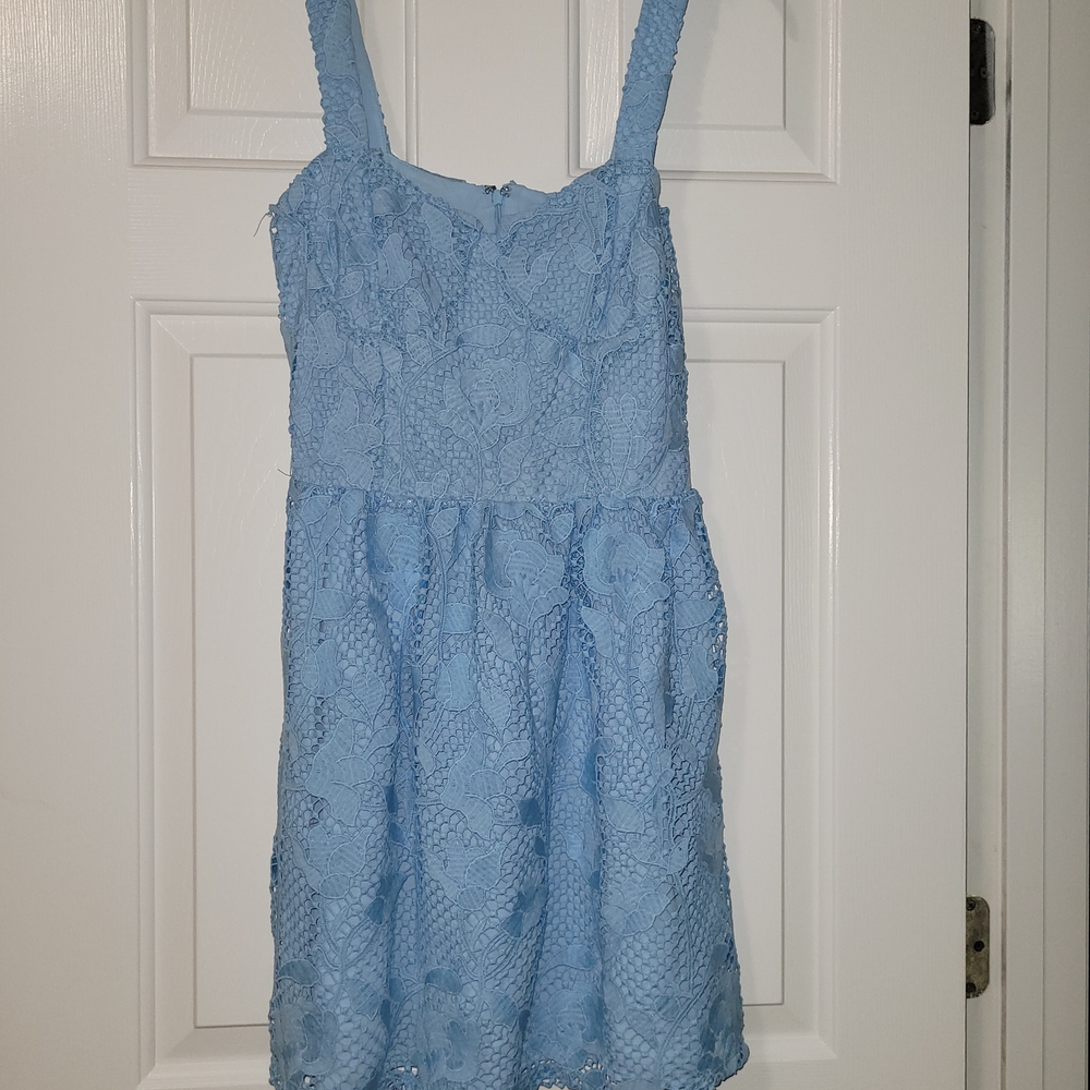 Elegant Blue Lace Midi Dress